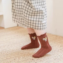 Muat gambar ke penampil Galeri, Floral Socks
